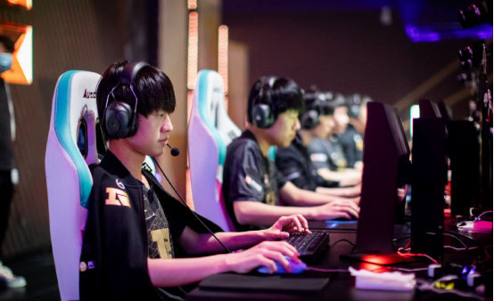 而非替代人 而非替代人